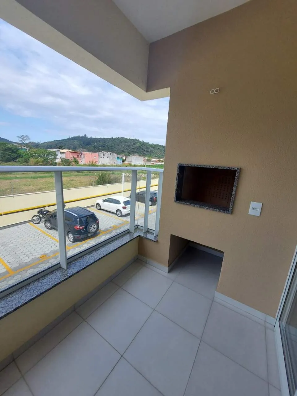 2-bedroom apartment with 1 bathroom and a balcony — photo 5