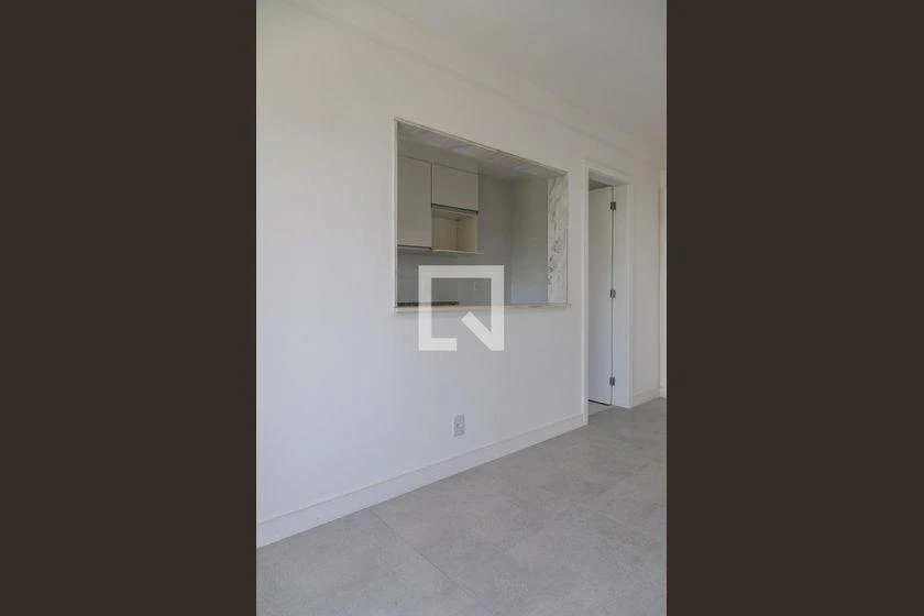 One-bedroom apartment with a mountain view — photo 2