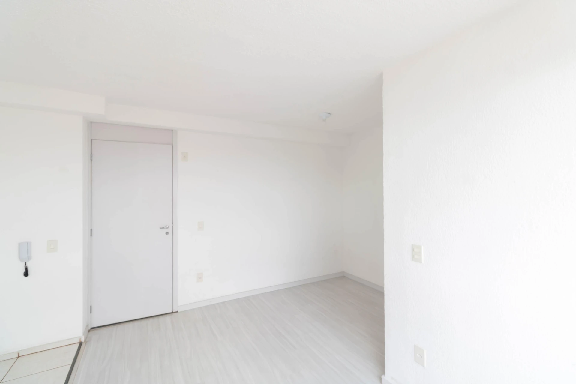 2-bedroom apartment with 1 bathroom, no parking — photo 23