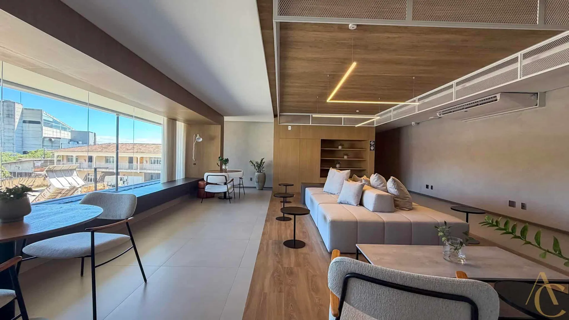 Glass-enclosed balcony in a 2-bedroom apartment, 69 m² — photo 67
