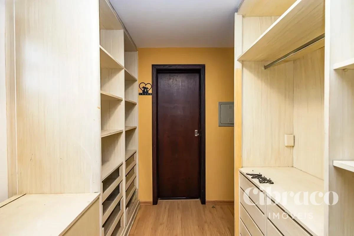 Ванна та 4 спальні: будинок 327 м² — photo 36