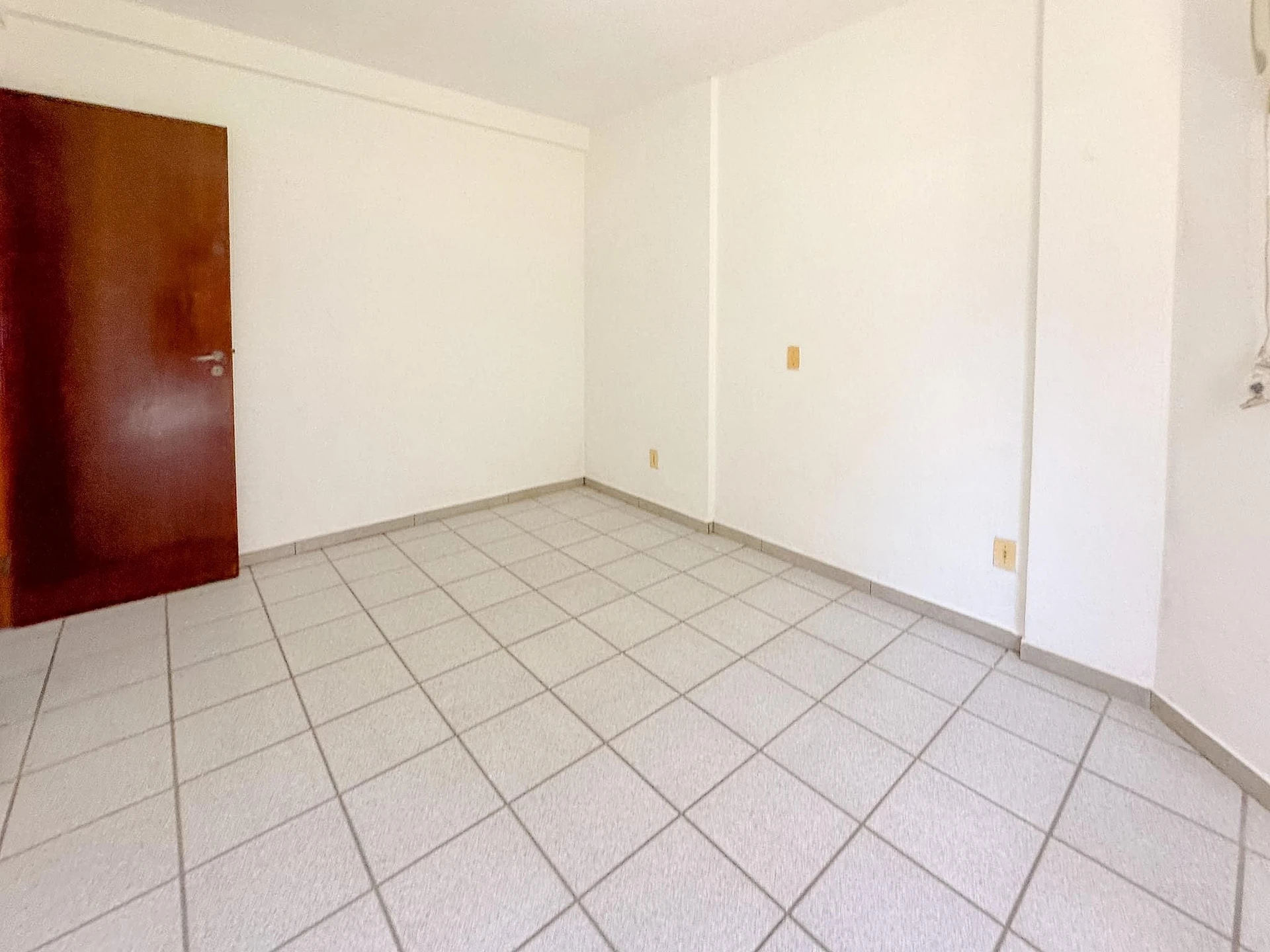 3-bedroom apartment with a grill on the balcony — photo 42