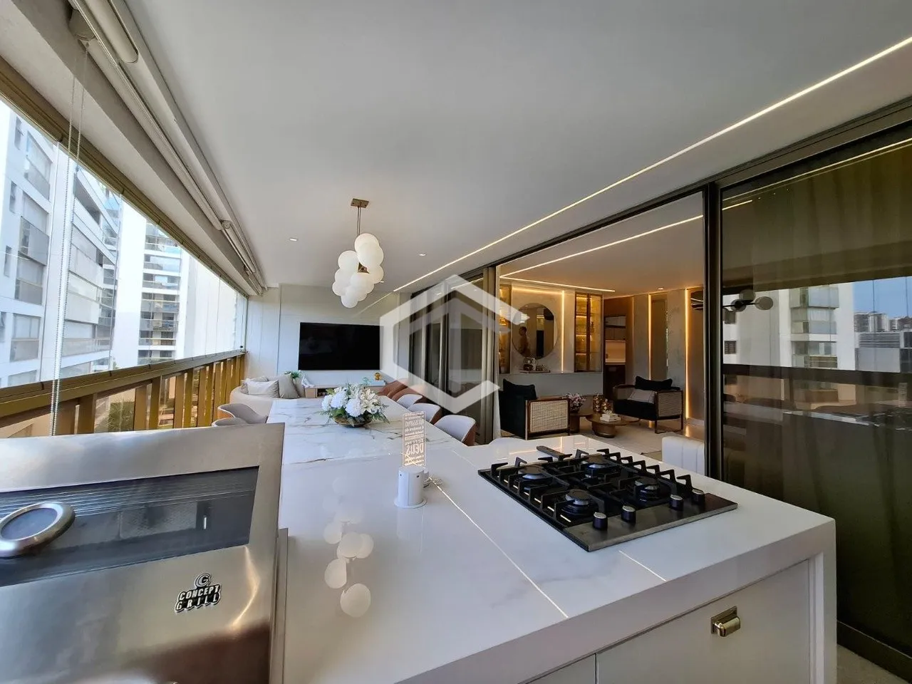 217 m² apartment with a mountain view and a private pool — photo 38