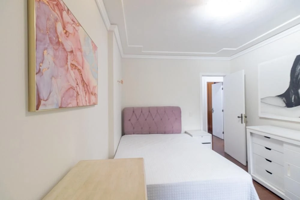 3-bedroom apartment with a washing machine — photo 3