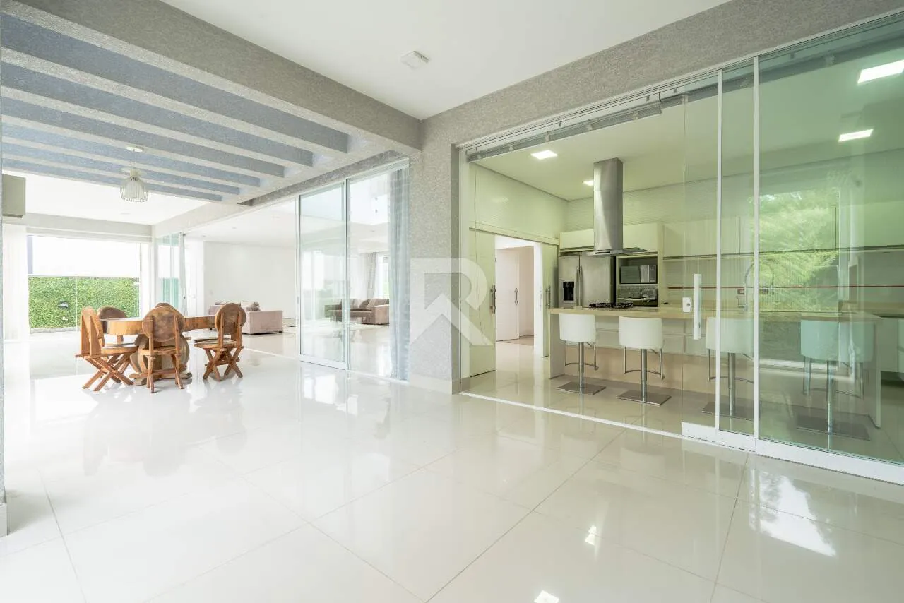 Furnished house with 4 en-suite rooms and 709 m² — photo 13
