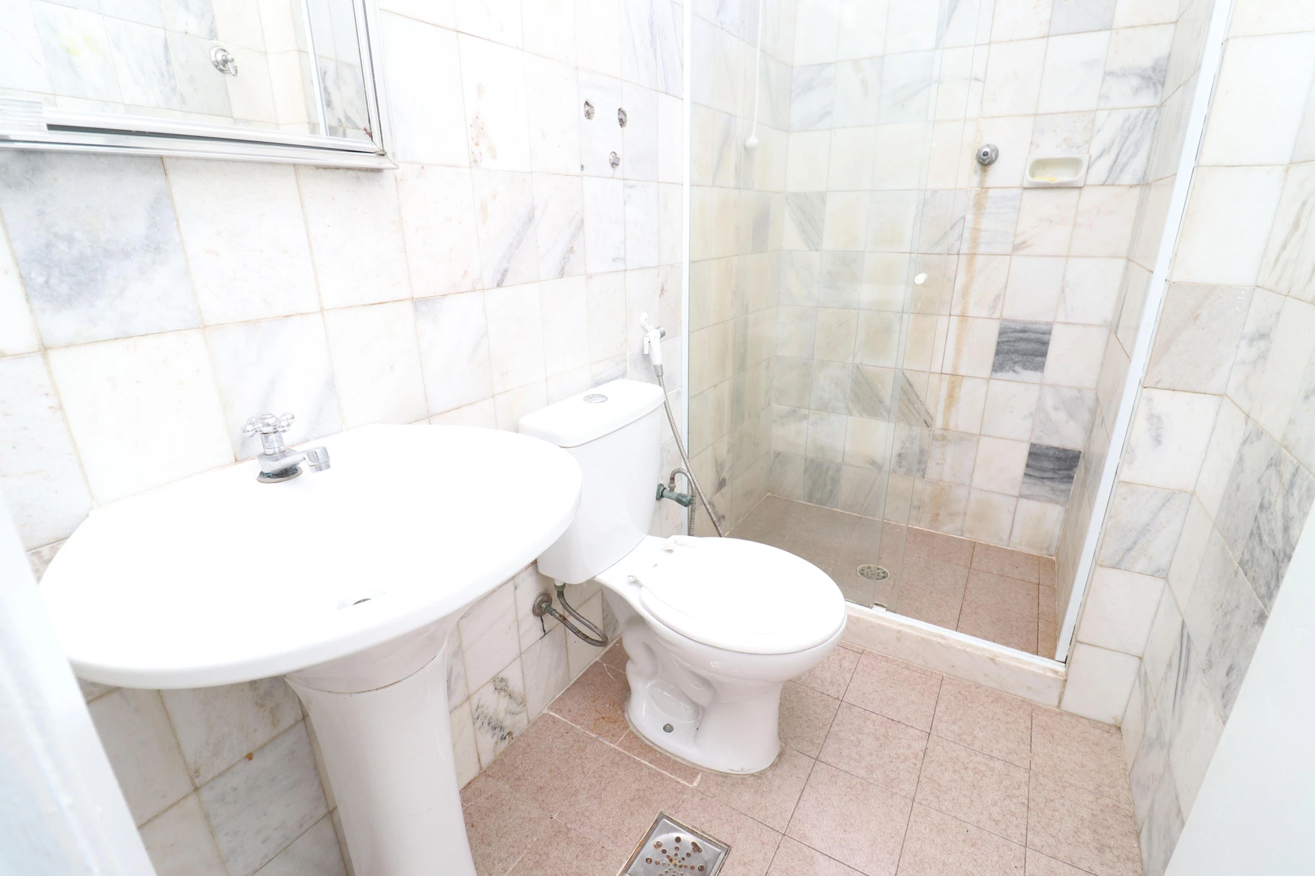 Apartamento com cozinha fechada e 2 quartos — photo 18