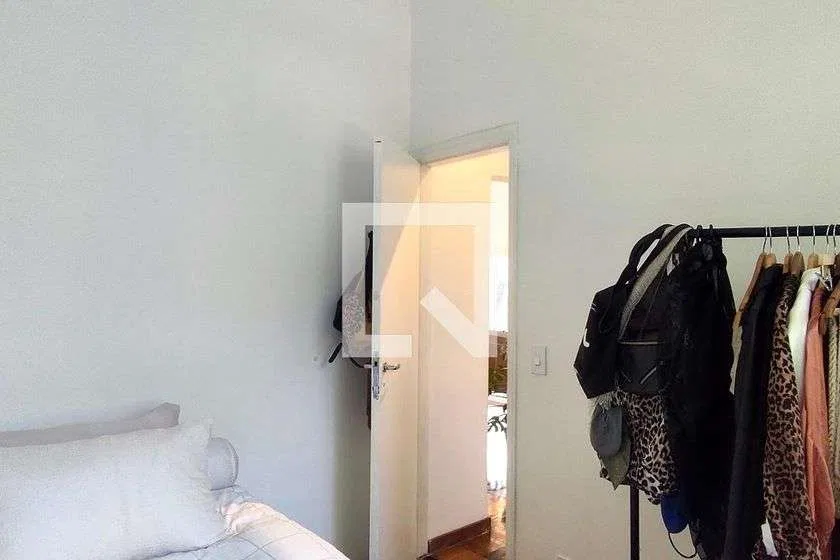 Furnished 1-bedroom apartment with an open-plan kitchen — photo 18
