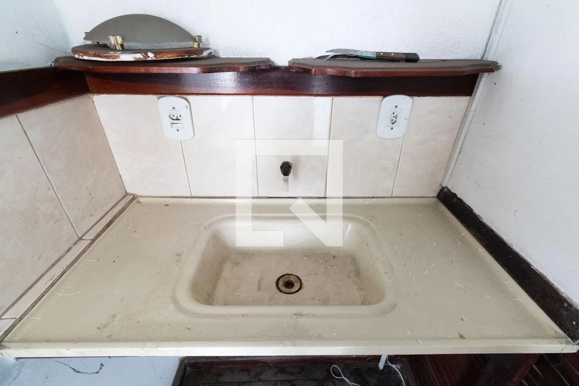 Unfurnished house with 1 bedroom and 1 bathroom — photo 2