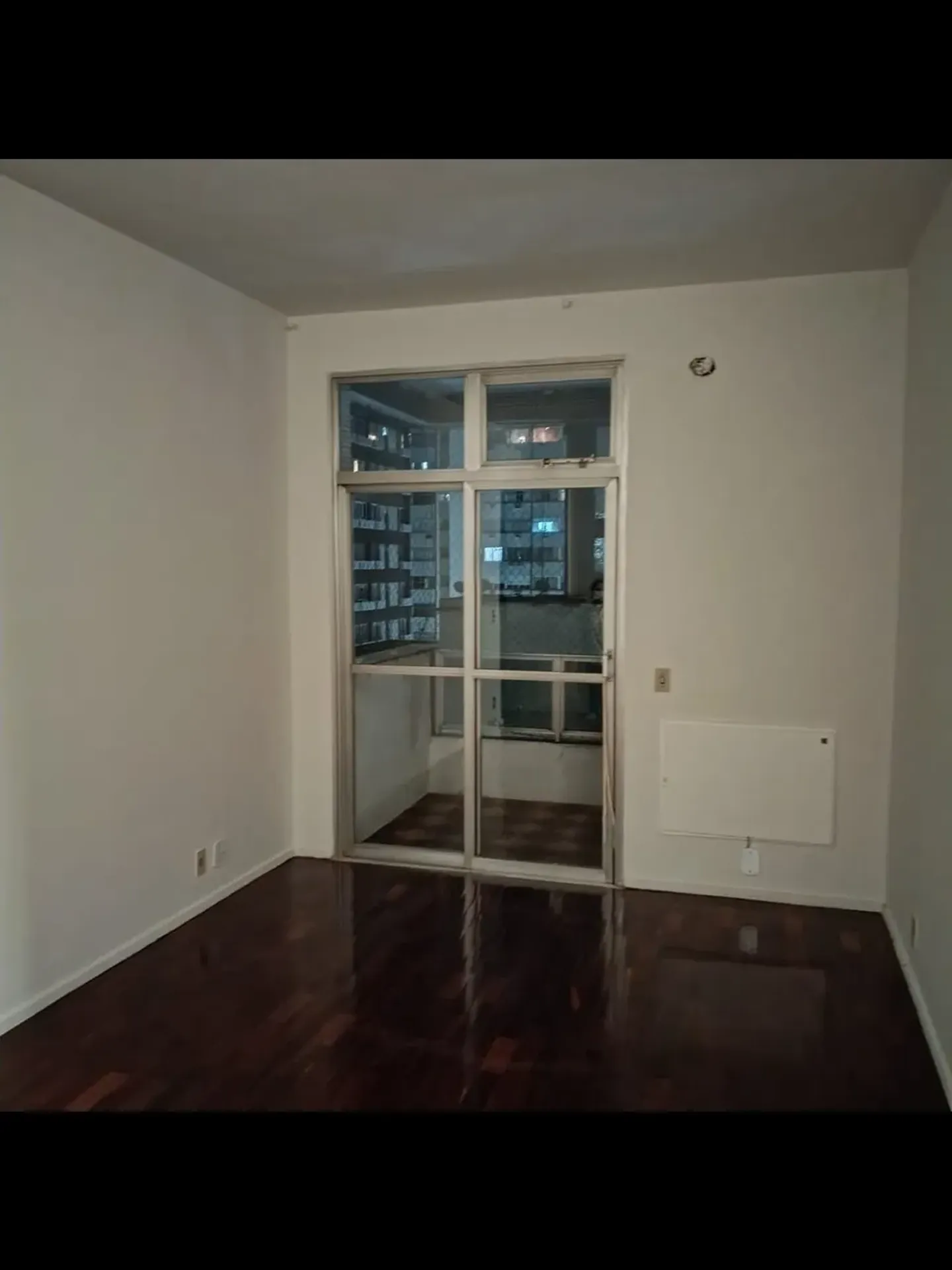 Деревянный пол или ламинат и 2 спальни: квартира 80 м² — photo 14