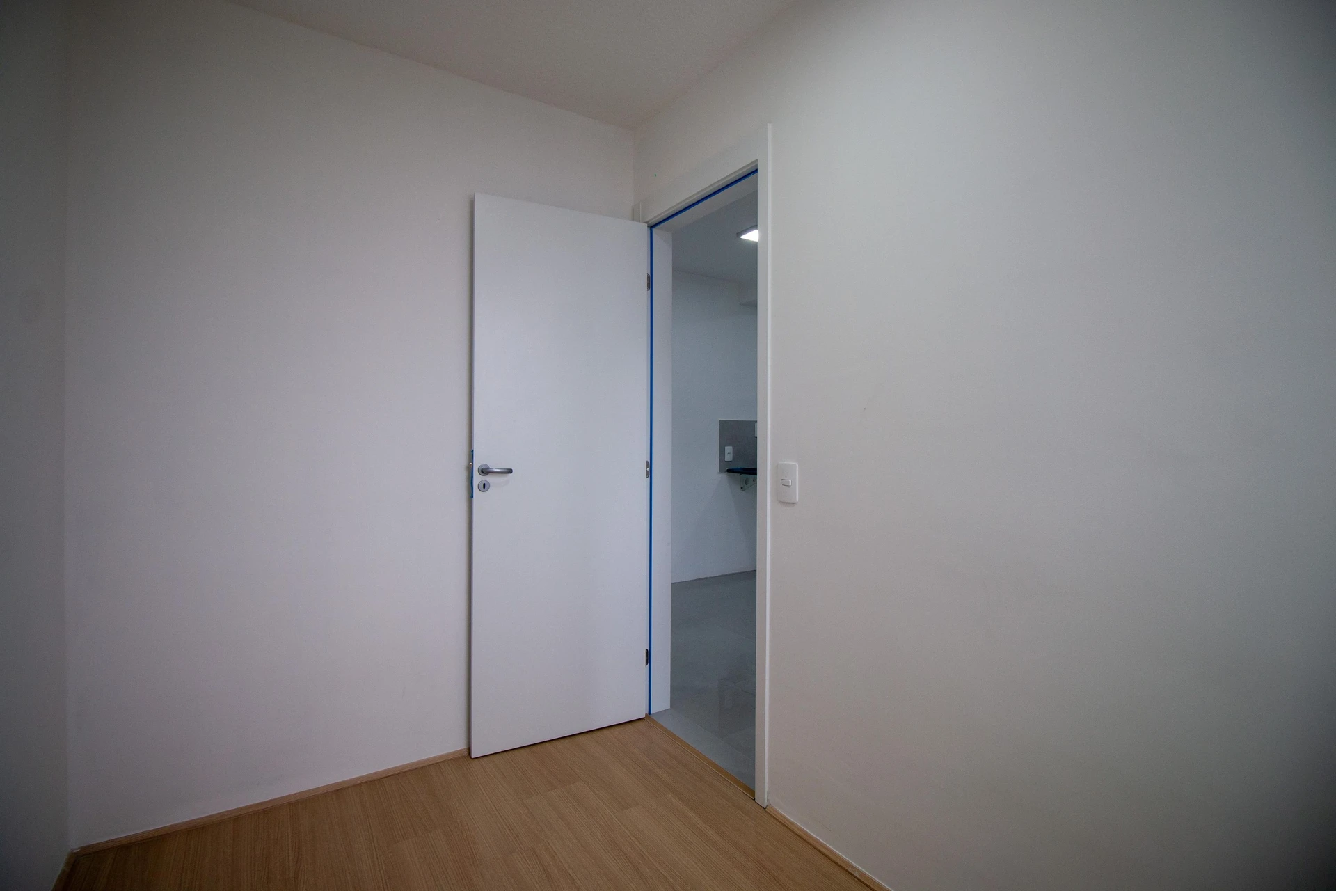 2-bedroom apartment in a building with a gym — photo 33