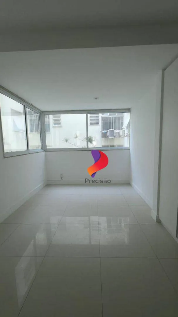 Apartment with enclosed balcony and 4 bedrooms — photo 30