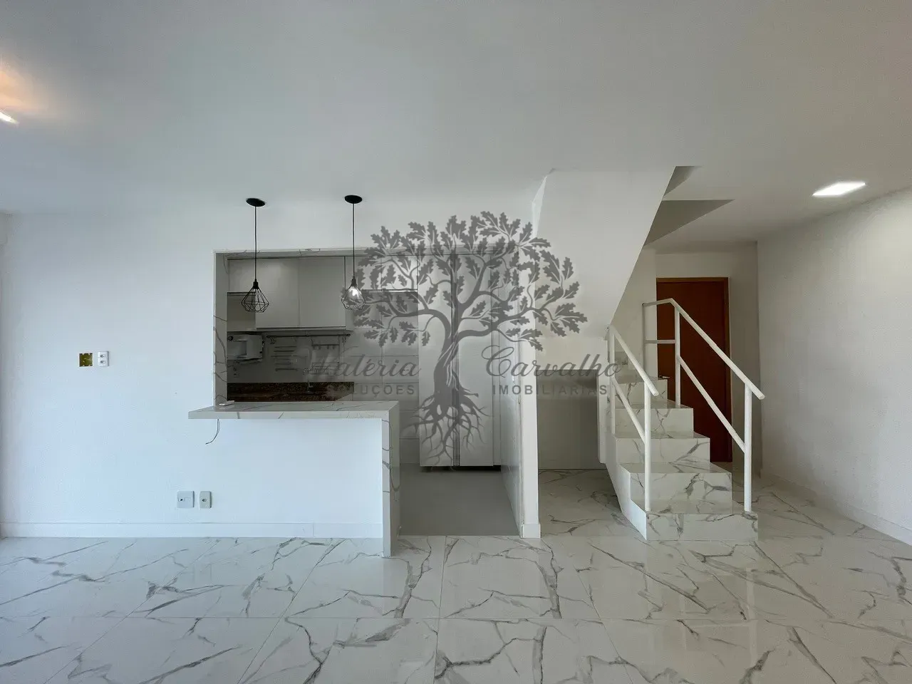 Penthouse with open-plan kitchen and 4 bedrooms — photo 2