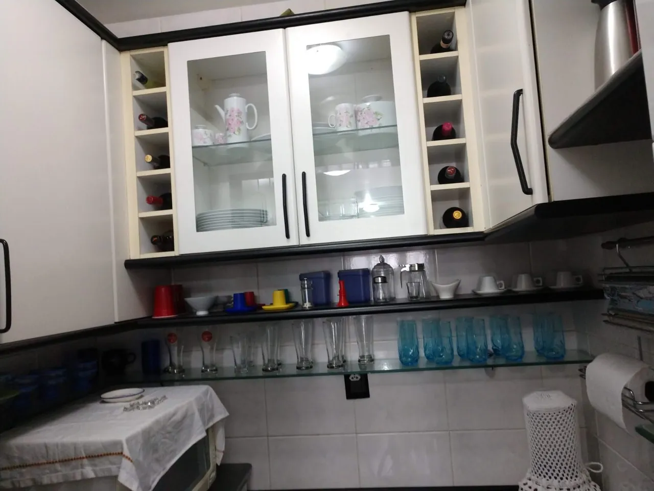 2-bedroom apartment in a building with a gym — photo 4