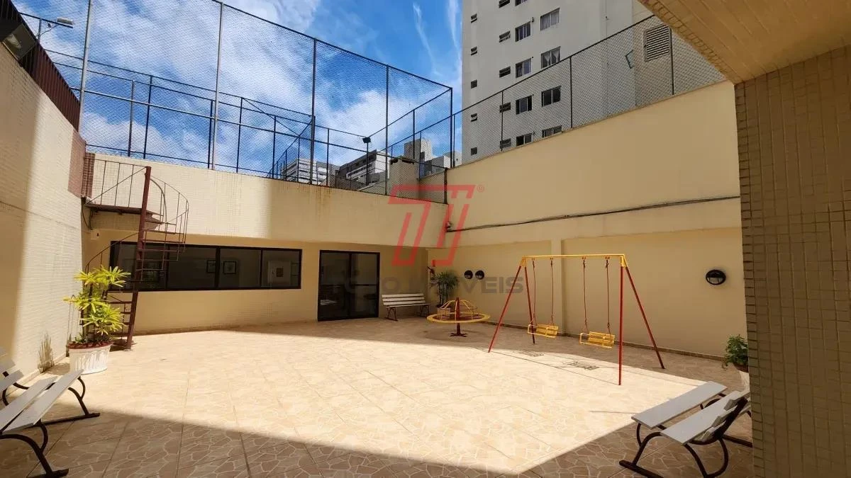 3-bedroom apartment with a bathtub in Curitiba — photo 19