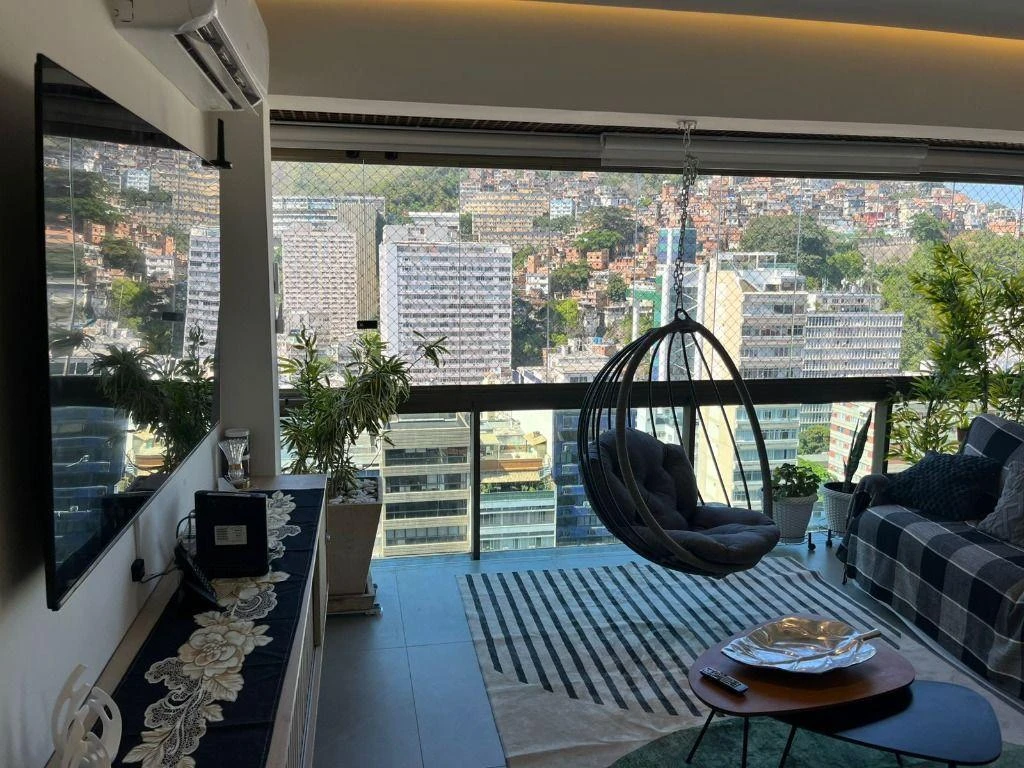 Furnished 66 m² apartment with 2 en-suite bedrooms — photo 30