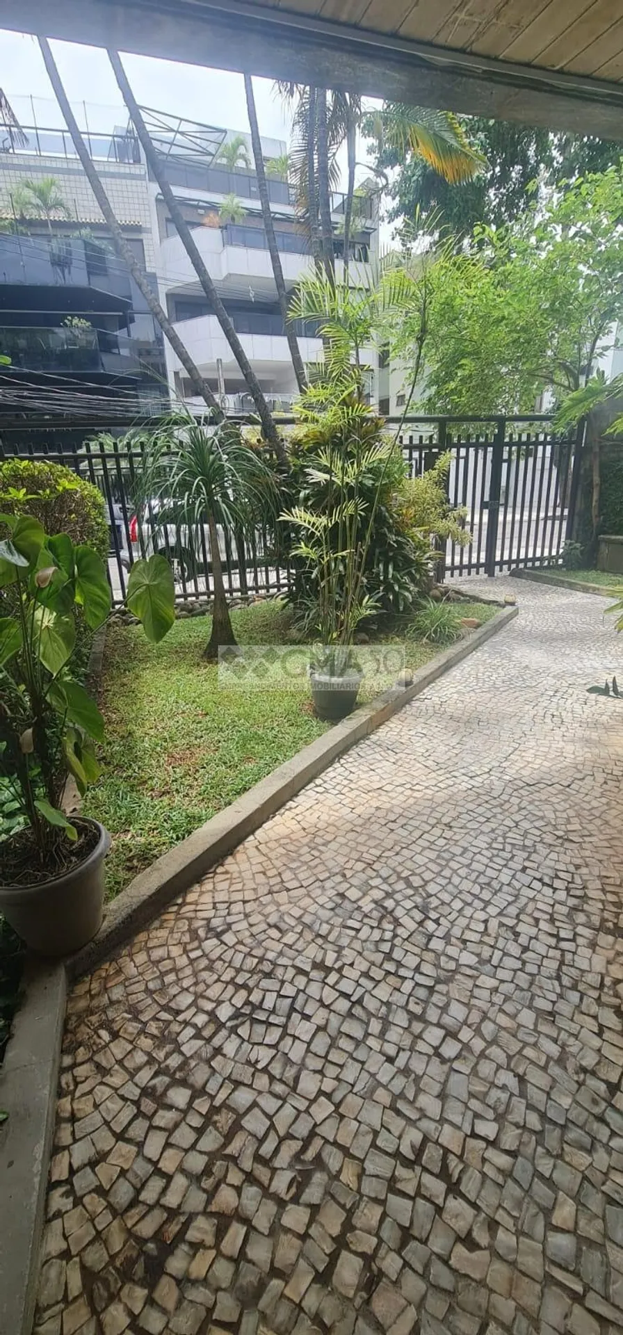 Apartamento com 4 quartos e 4 banheiros, com varanda — photo 52