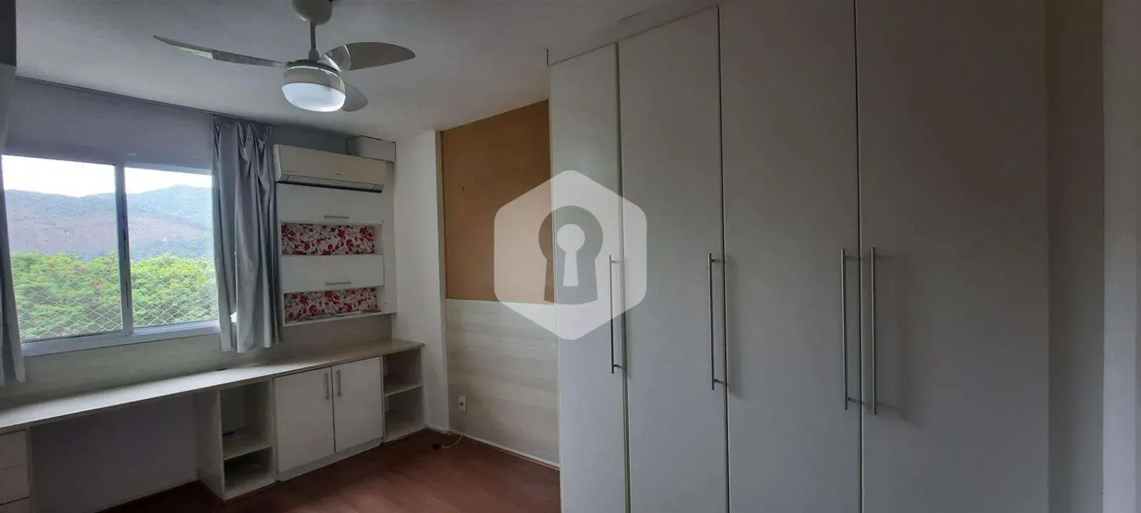 Apartamento de 2 quartos com varanda envidraçada — photo 21