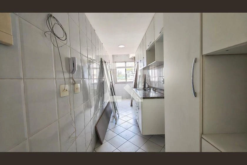 3-bedroom apartment in a building with a gym — photo 3