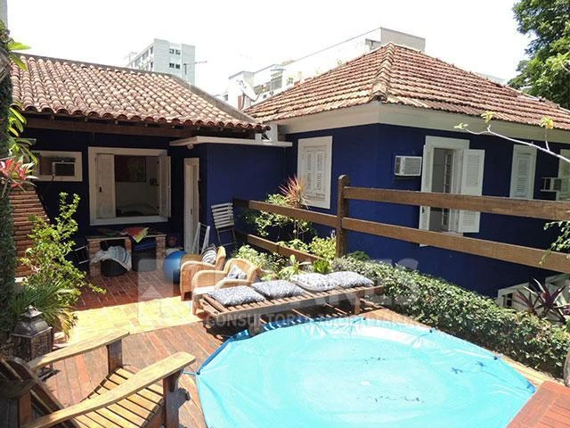 259 m² house with 5 bedrooms and a balcony grill — photo 7
