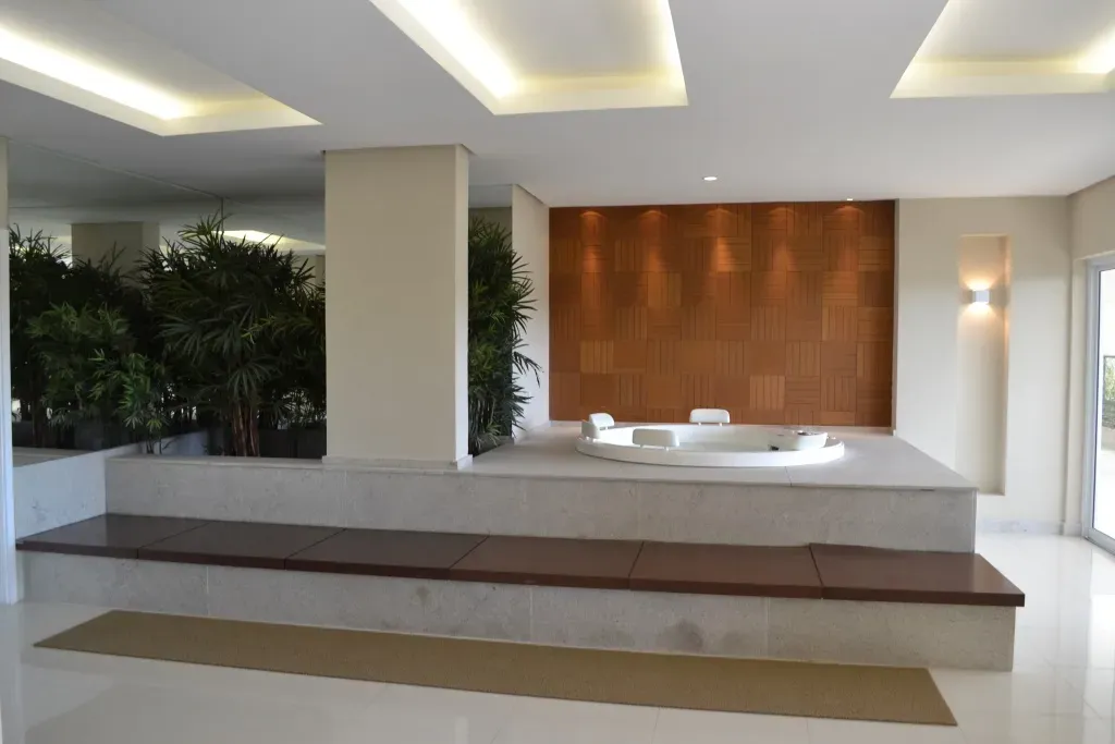227 m² apartment with a water view and a bathtub — photo 30