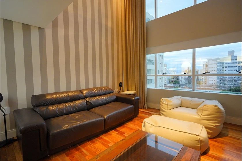 Furnished 1-bedroom apartment with an open kitchen — photo 7