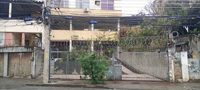 Unfurnished apartment with 3 bedrooms and 2 bathrooms — photo 23