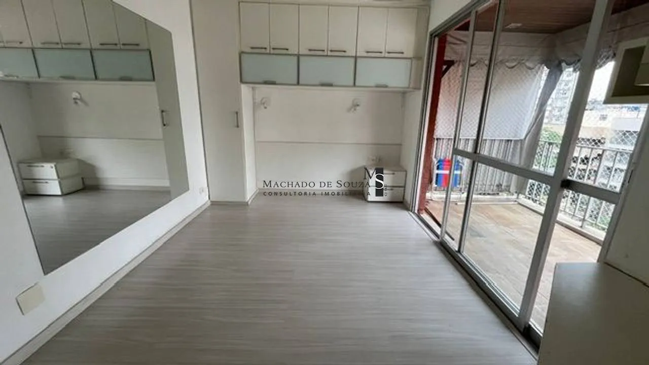 Walk-in closet in a 2-bedroom apartment, 75 m² — photo 10