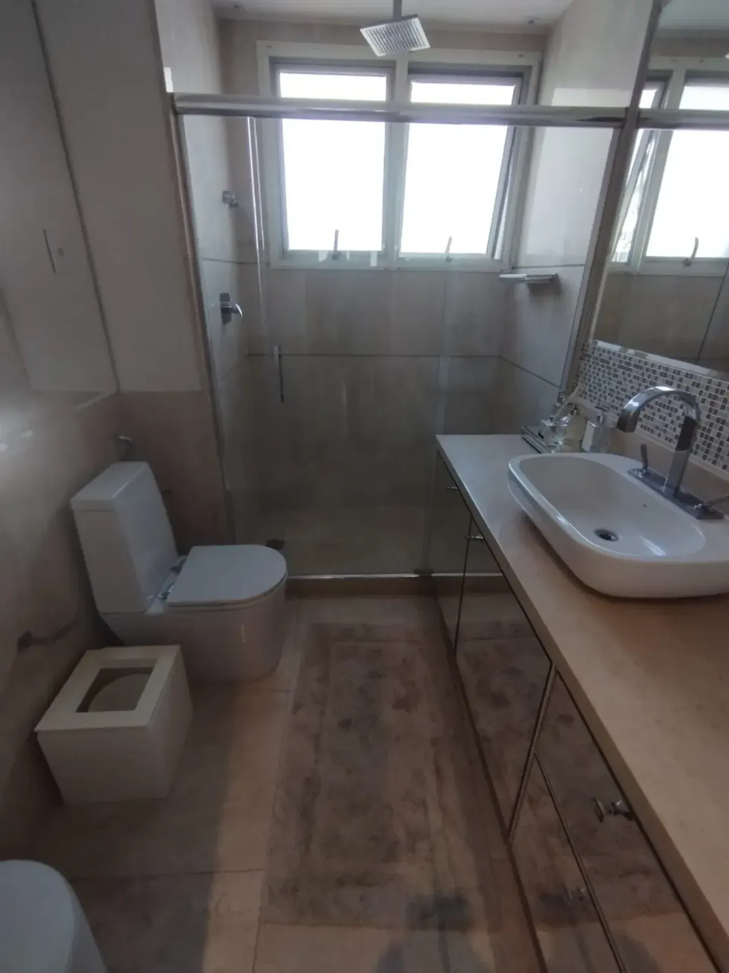 Apartamento sem mobília com 4 quartos e 5 banheiros — photo 17