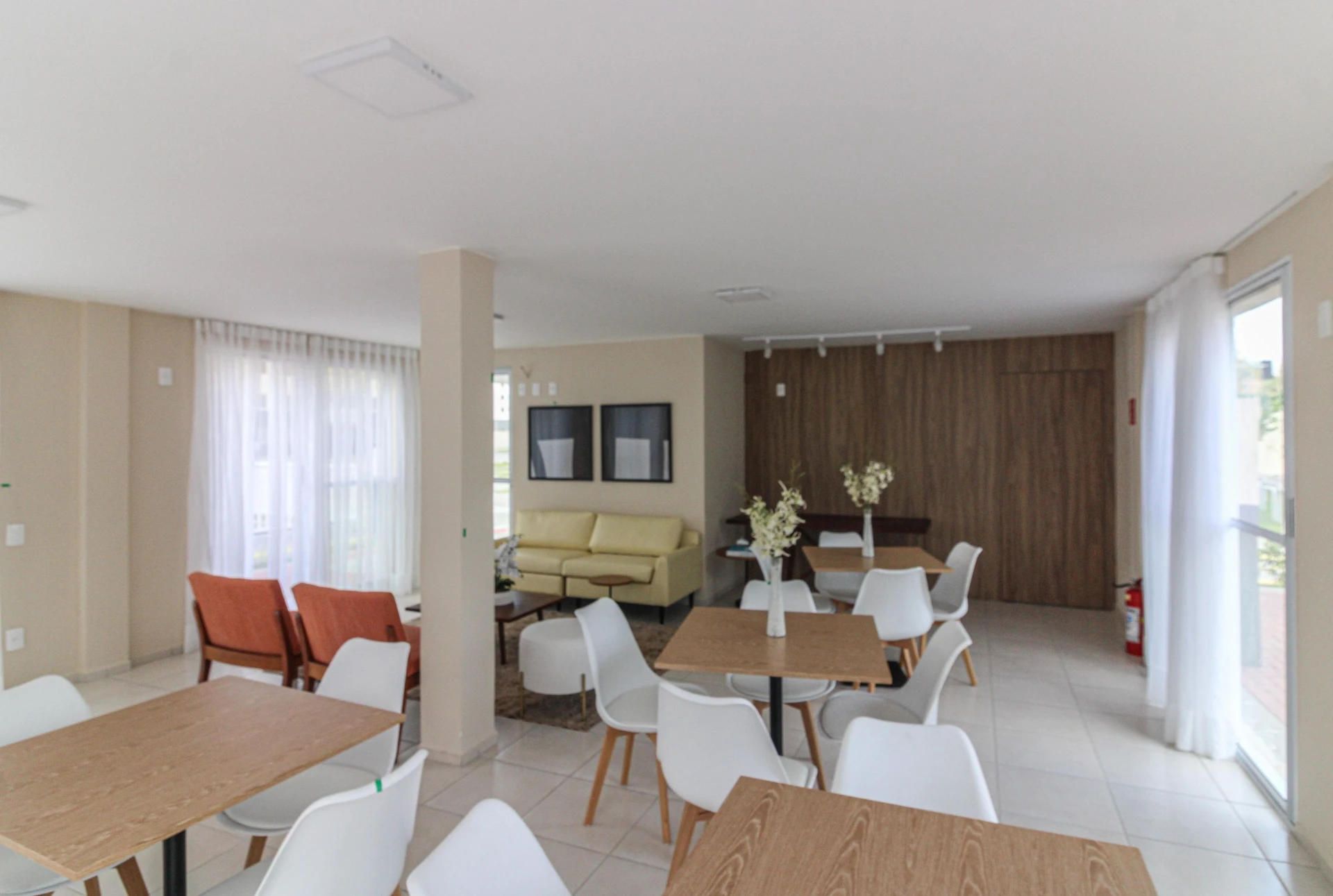 2-bedroom apartment in a building with a sauna — photo 55