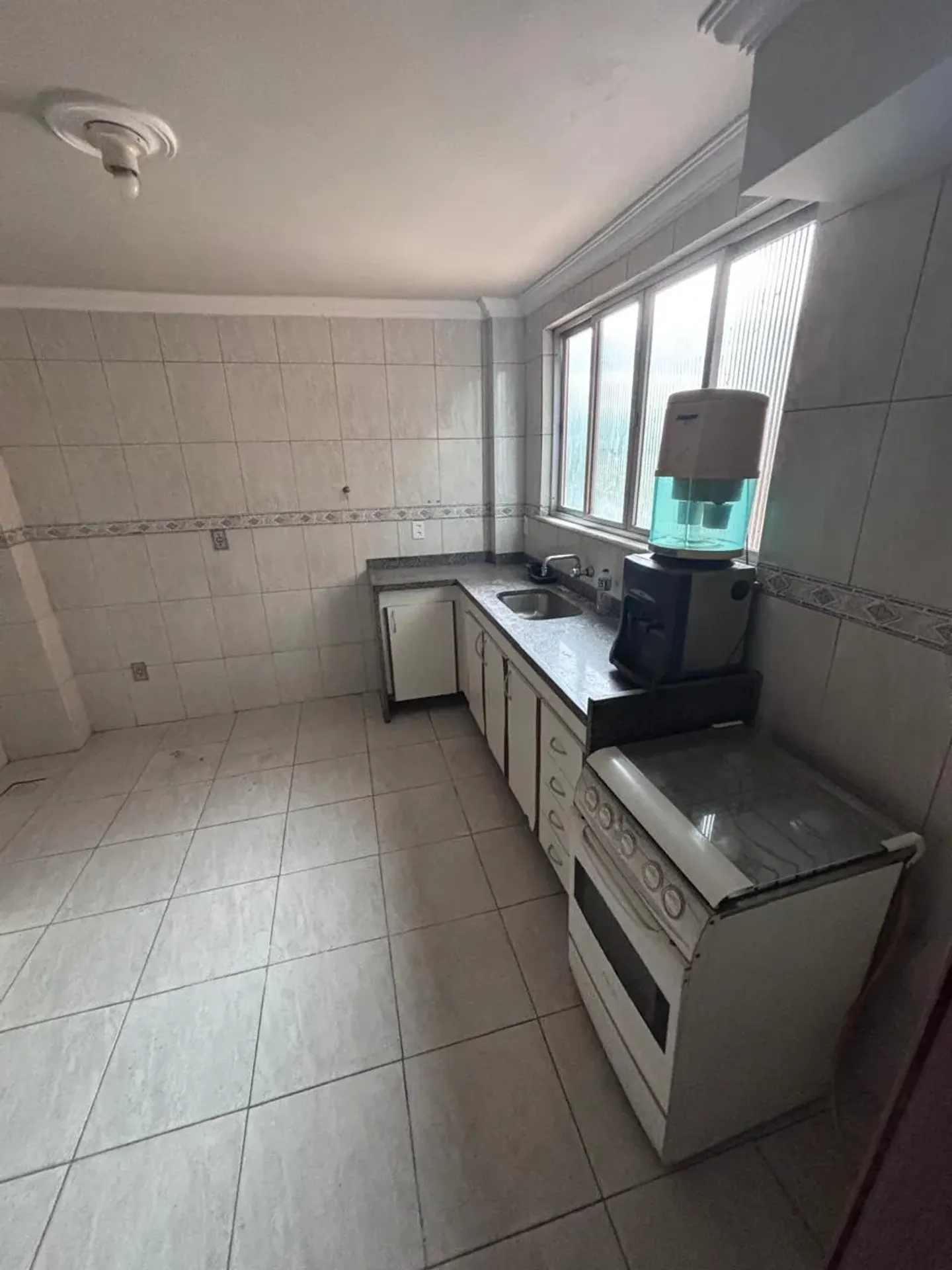 3-bedroom apartment with 2 bathrooms and glass balcony — photo 36