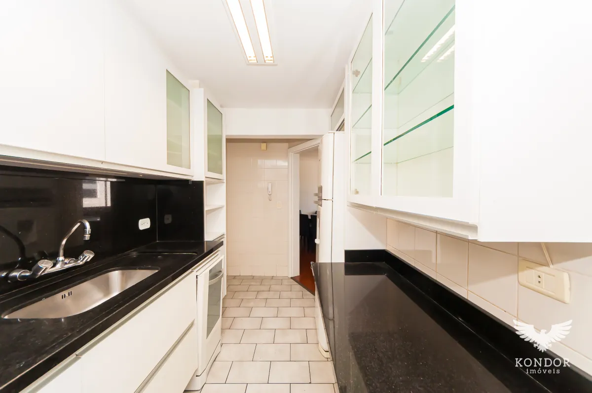 3-bedroom apartment with a balcony and 136 m² — photo 11