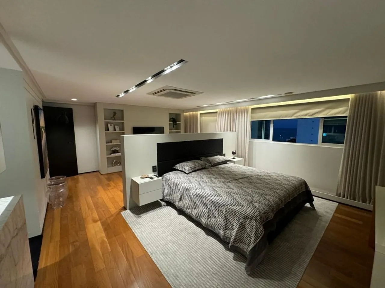 Floor-to-ceiling windows in a 3-bedroom apartment, 260 m² — photo 20