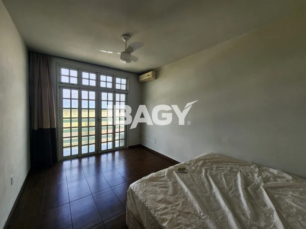 140 m² house with 3 bedrooms and an en-suite — photo 4