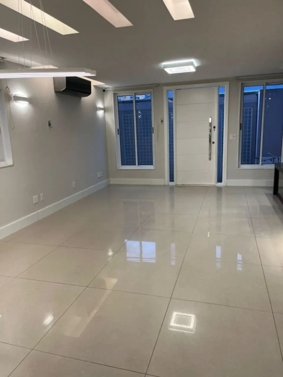 Casa com 3 quartos e 4 banheiros, varanda com churrasqueira — photo 13