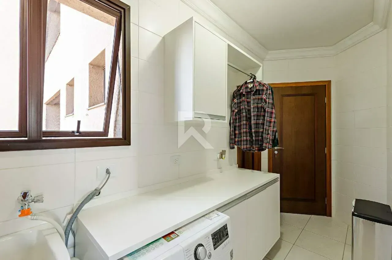 3-bedroom apartment with 3 parking spaces and home office — photo 30