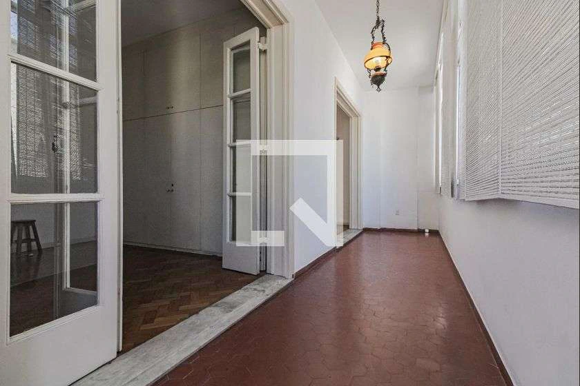 Rental apartment with 3 bedrooms, 160 m² and balcony — photo 24