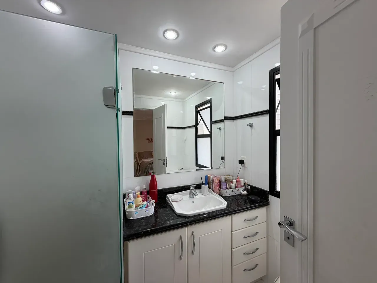 Furnished apartment, 160 m², with a jacuzzi — photo 26