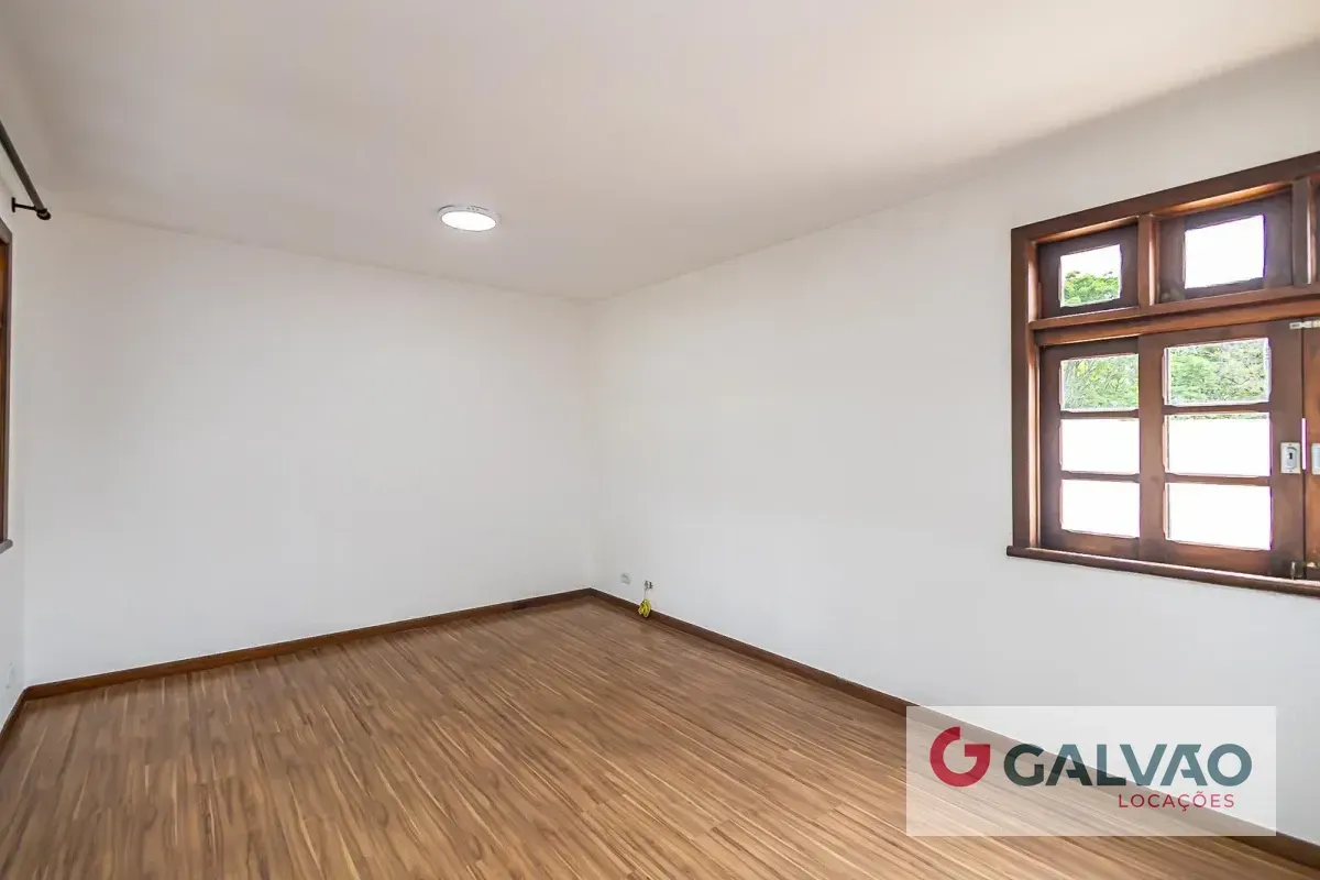 Ванна та 3 спальні: будинок 210 м² — photo 13