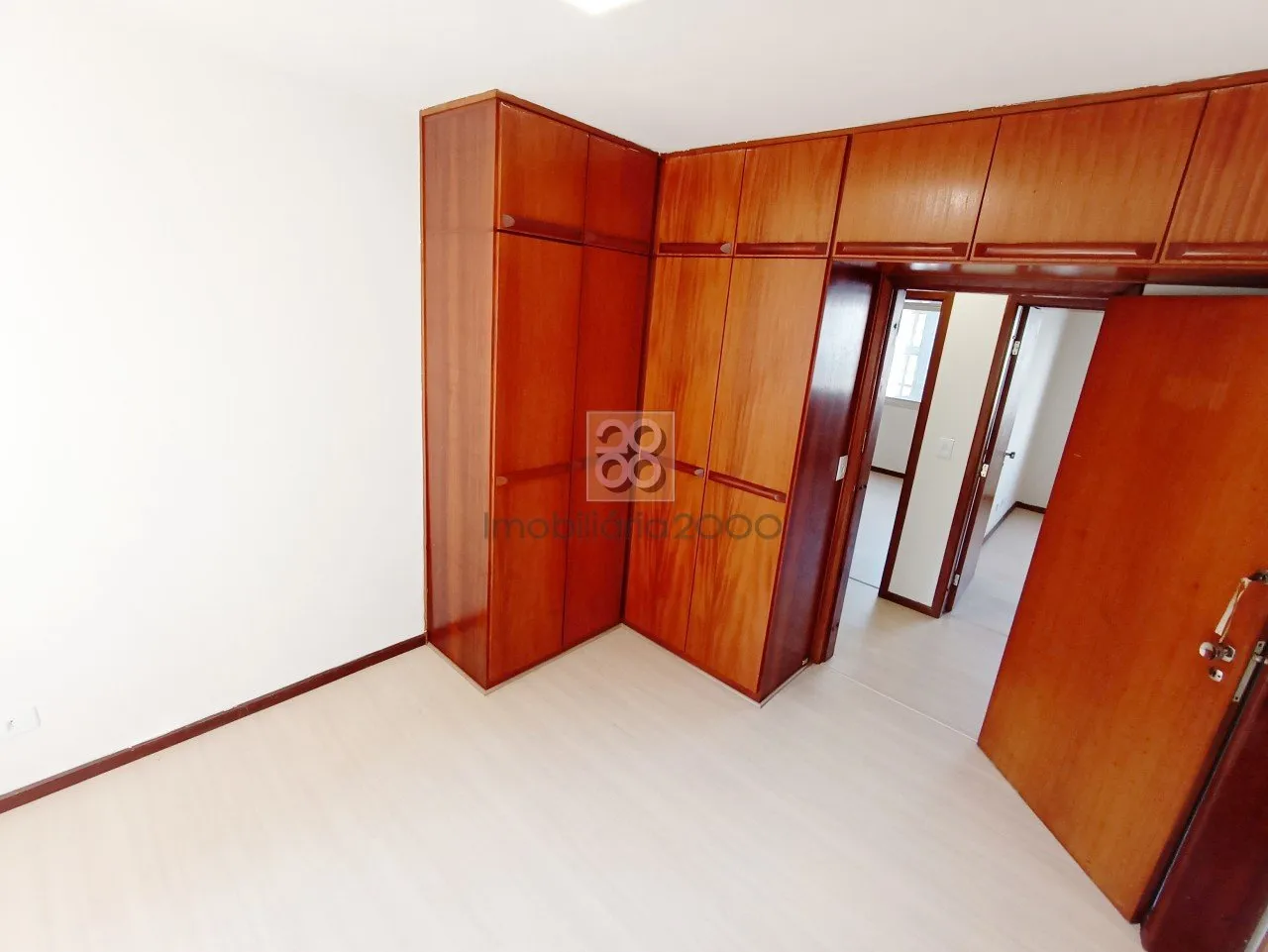 Unfurnished 3-bedroom apartment with floor-to-ceiling windows — photo 18