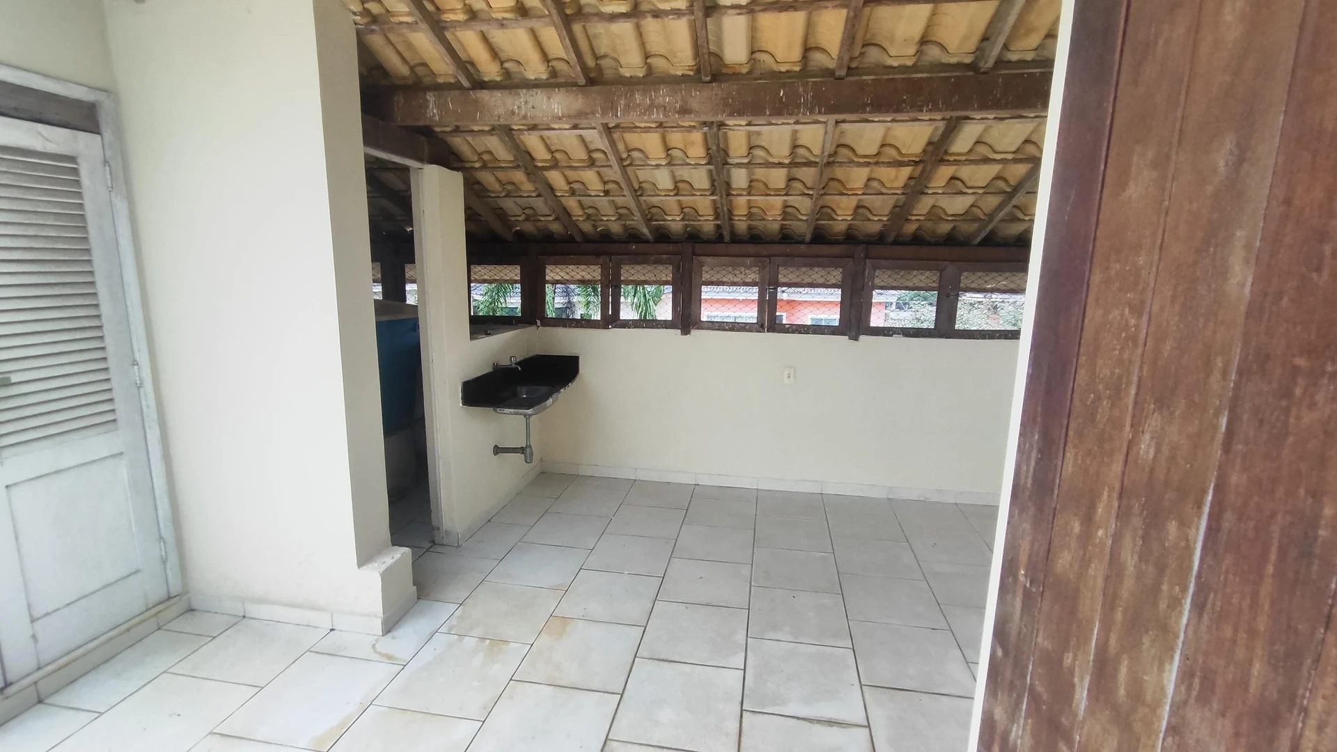 House with 3 bedrooms, 1 en-suite and 4 bathrooms