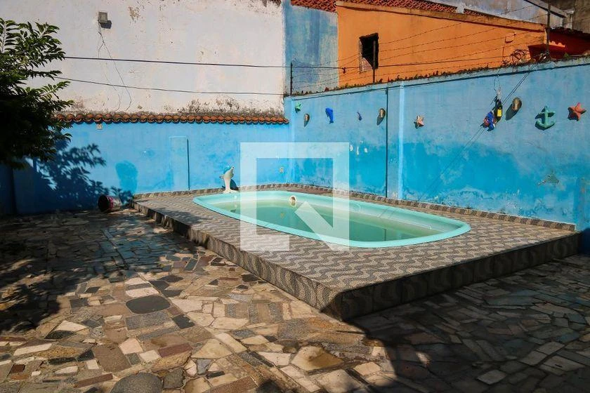 2-bedroom house with a bathtub — photo 38