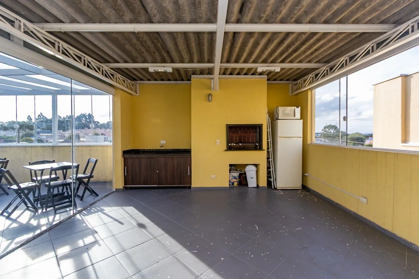 3-bedroom apartment with a home office in Curitiba — photo 20