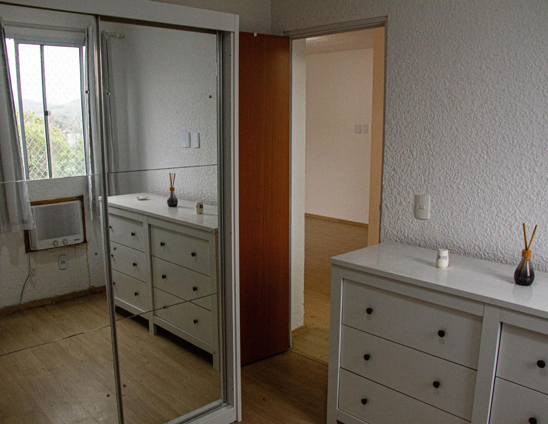 2-bedroom apartment with balcony and open-plan kitchen — photo 3