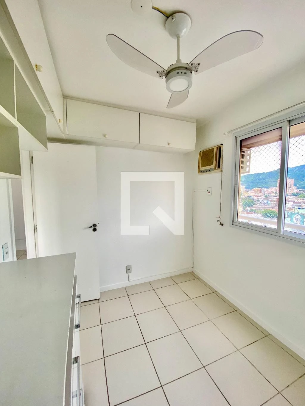 Apartamento de 2 quartos em condomínio com piscina — photo 6