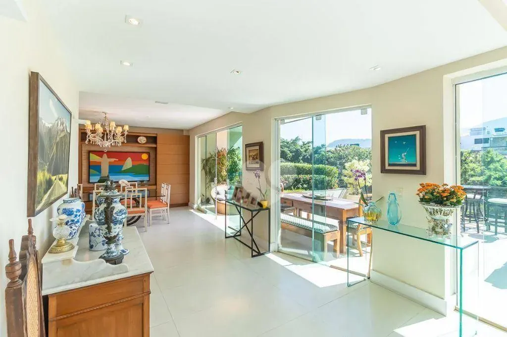 Furnished 574 m² apartment with 4 en-suite bedrooms — photo 8
