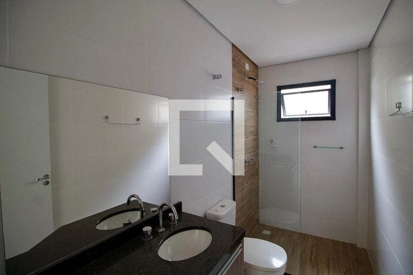 3-bedroom house with floor-to-ceiling windows — photo 25