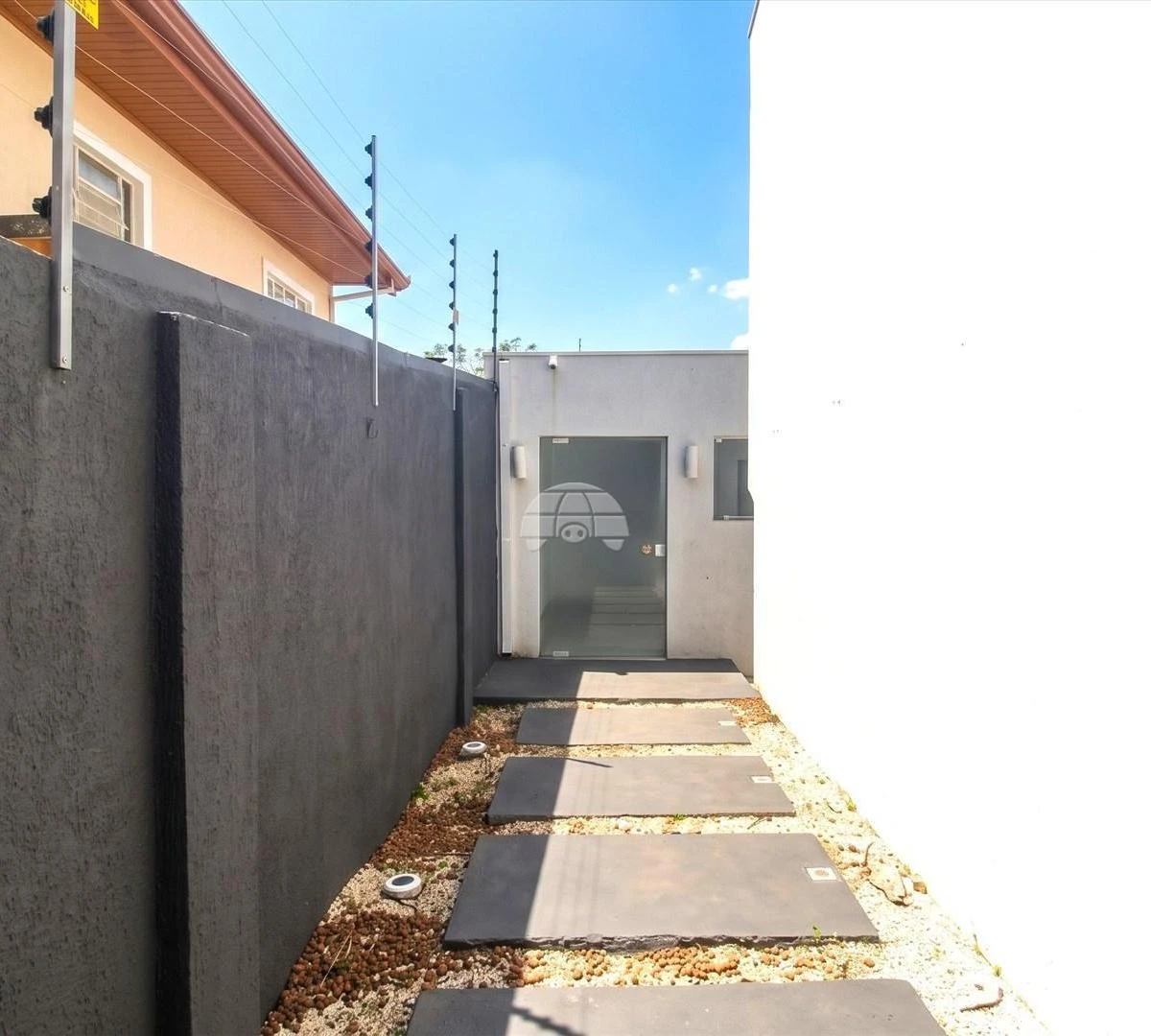 3-bedroom house with a grill on the balcony in Curitiba — photo 11