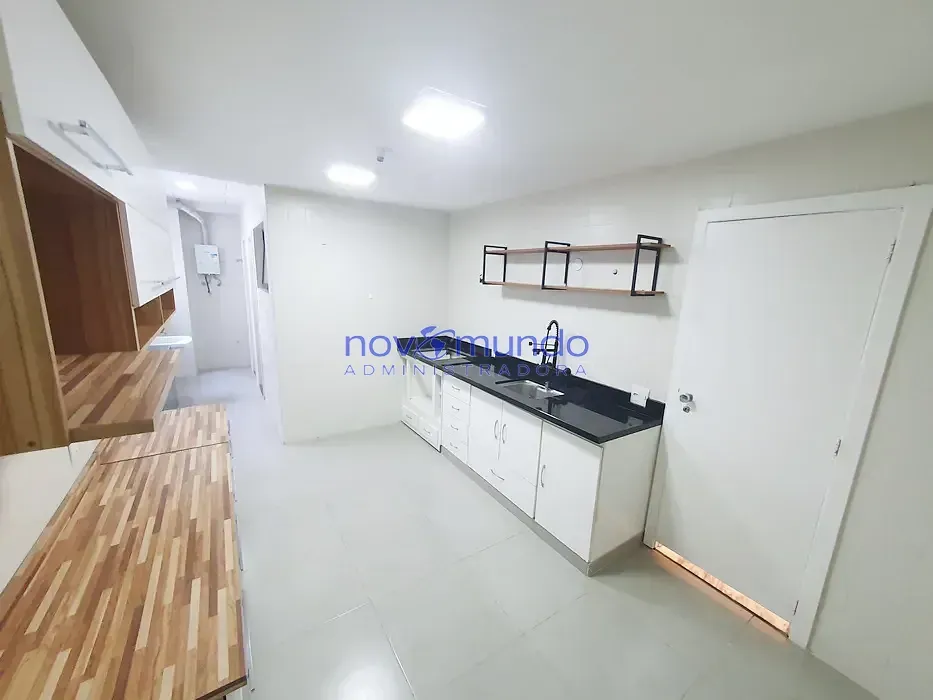 Unfurnished 3-bedroom apartment with 2 parking spaces — photo 22