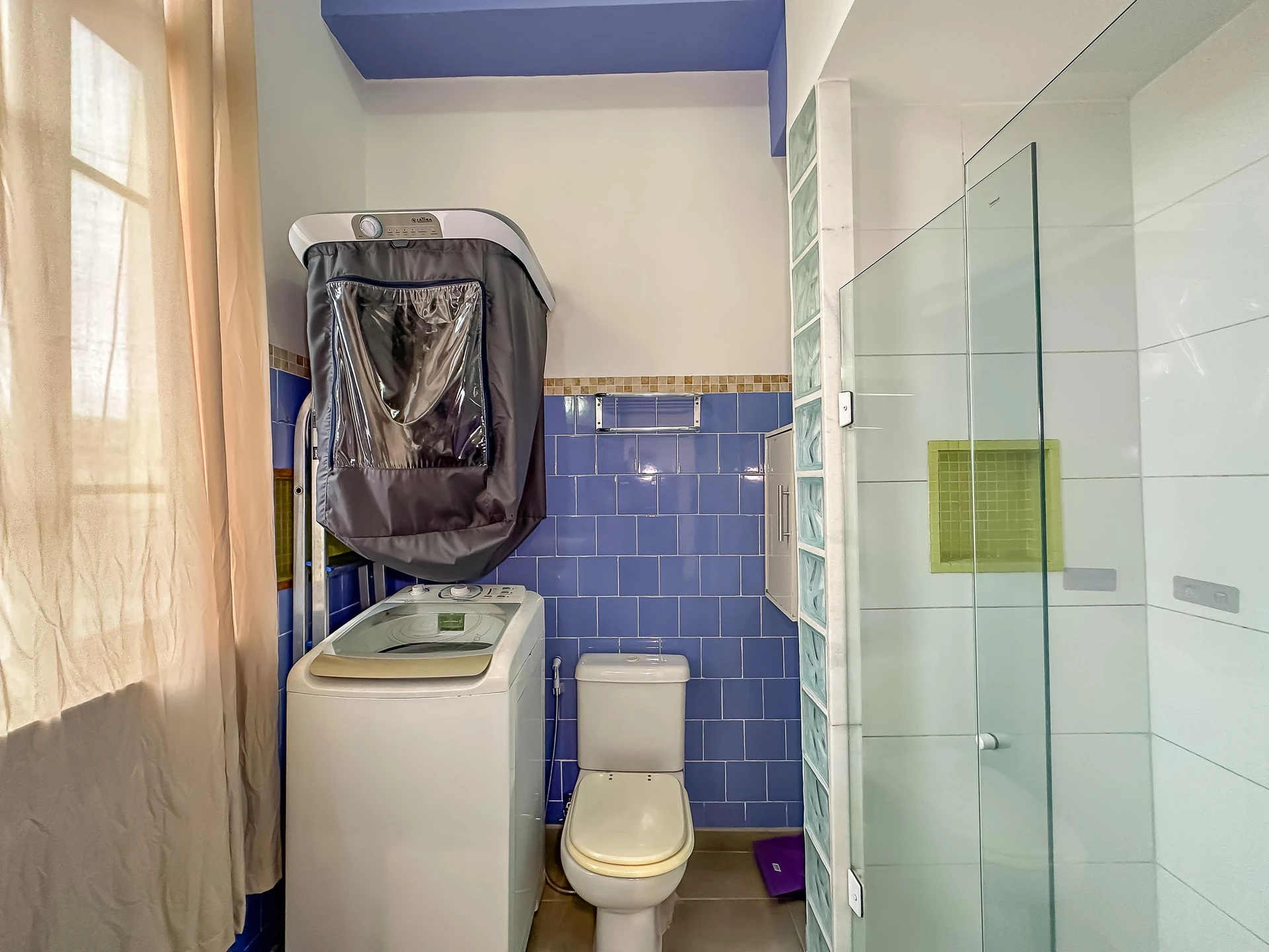 Furnished studio, 30 m², with floor-to-ceiling windows — photo 19