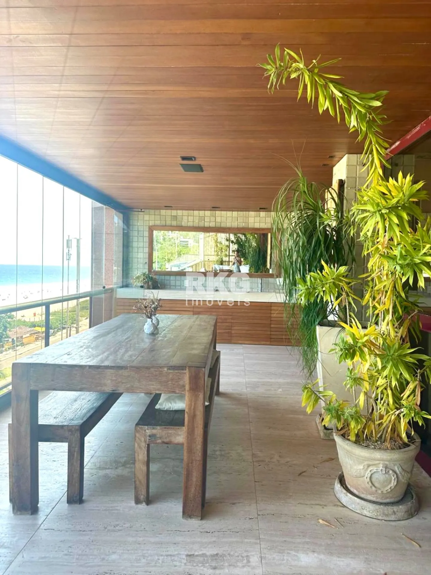 Apartamento mobiliado com 4 quartos e 4 banheiros — photo 21